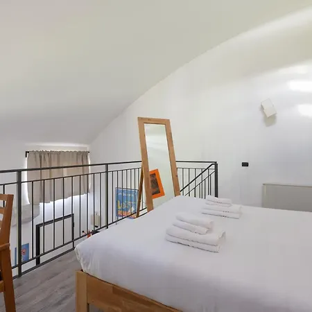 Guesthost - Vigentino Loft With Terrace Milano